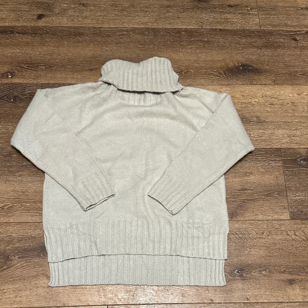 Gray over size sweater small‎